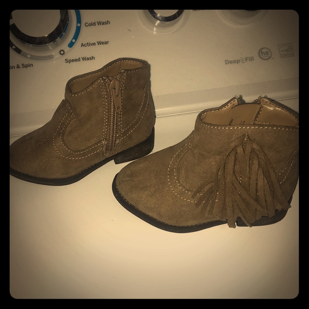 Girls boots